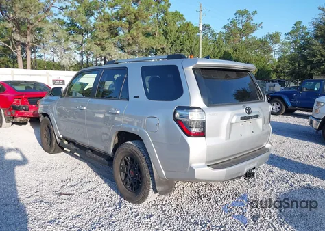 2022 Toyota 4Runner Sr5 z USA, uszkodzony, nr VIN JTEEU5JR1N5275337